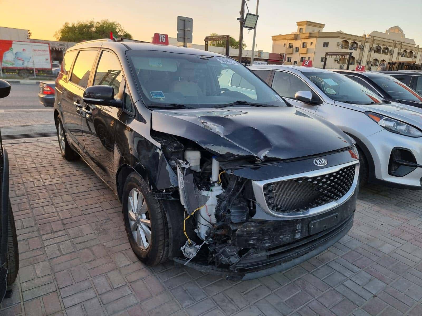 KIA SEDONA 2016 thumbnail 2