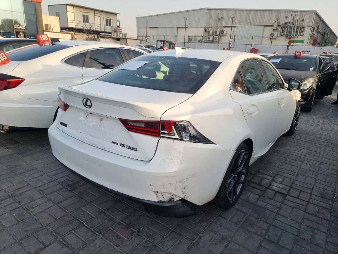 LEXUS IS 300 2016 thumbnail 2