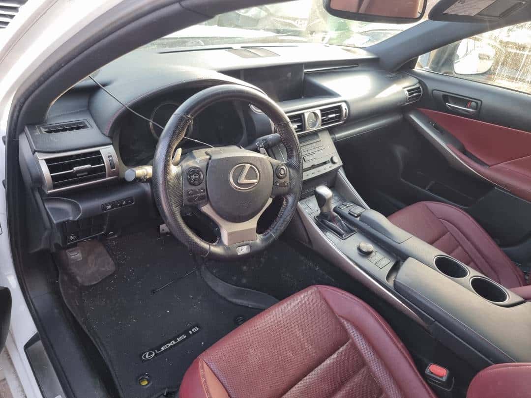 LEXUS IS 300 2016 thumbnail 6