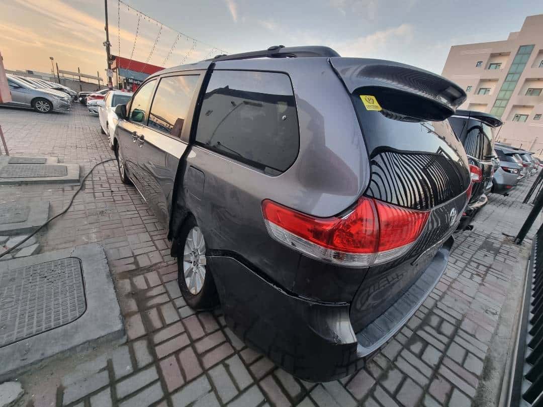 TOYOTA SIENNA 2014 thumbnail 4