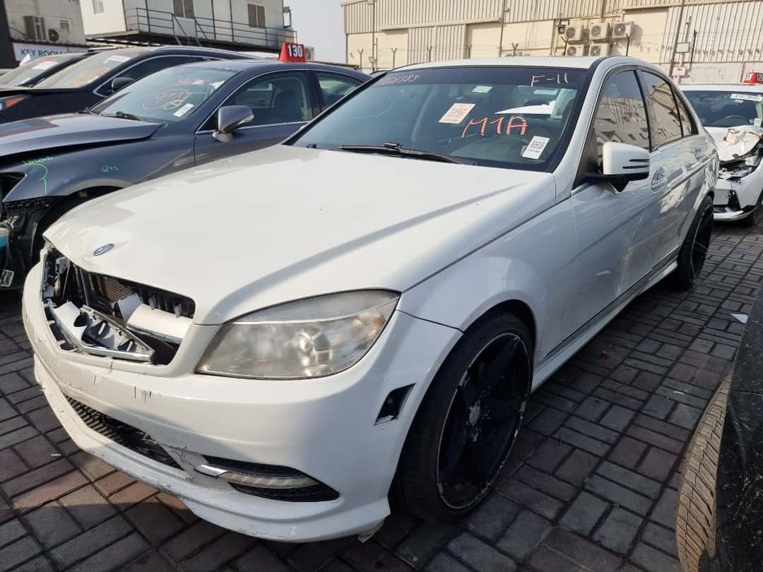 MERCEDES BENZ C300 - Exterior