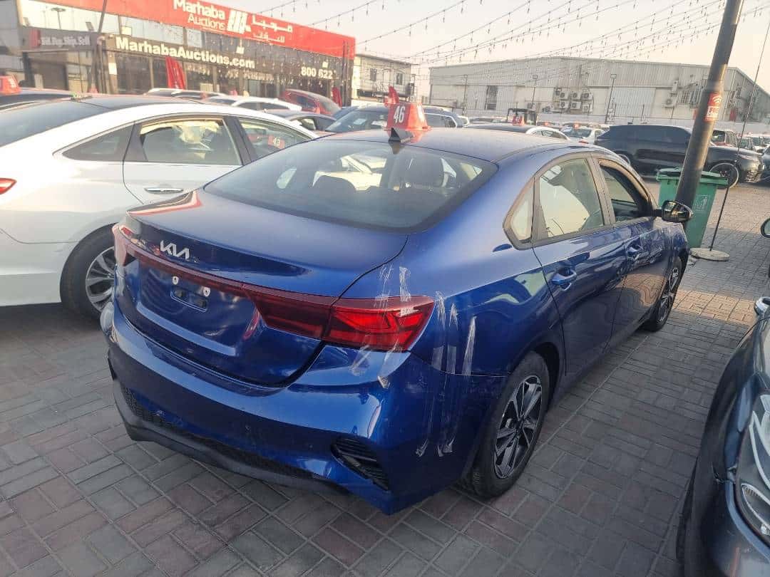 KIA FORTE 2023 thumbnail 3