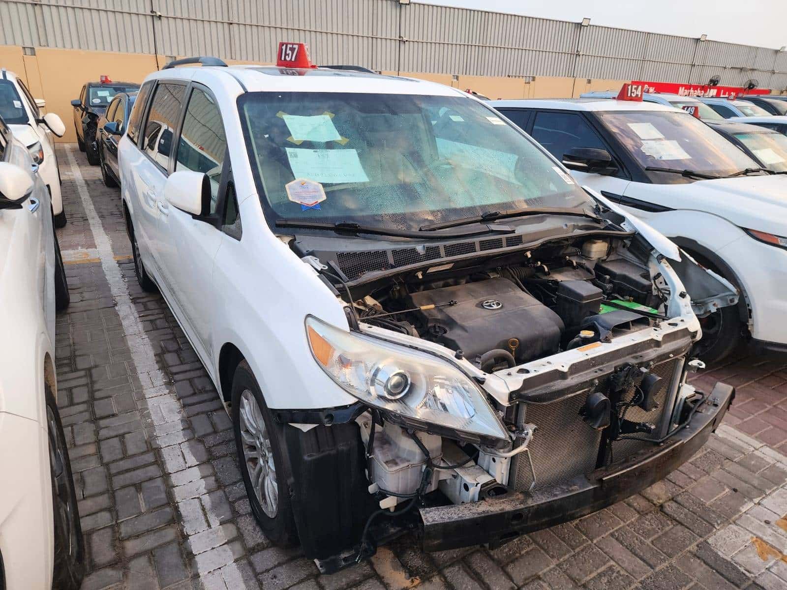 TOYOTA SIENNA 2011 thumbnail 3