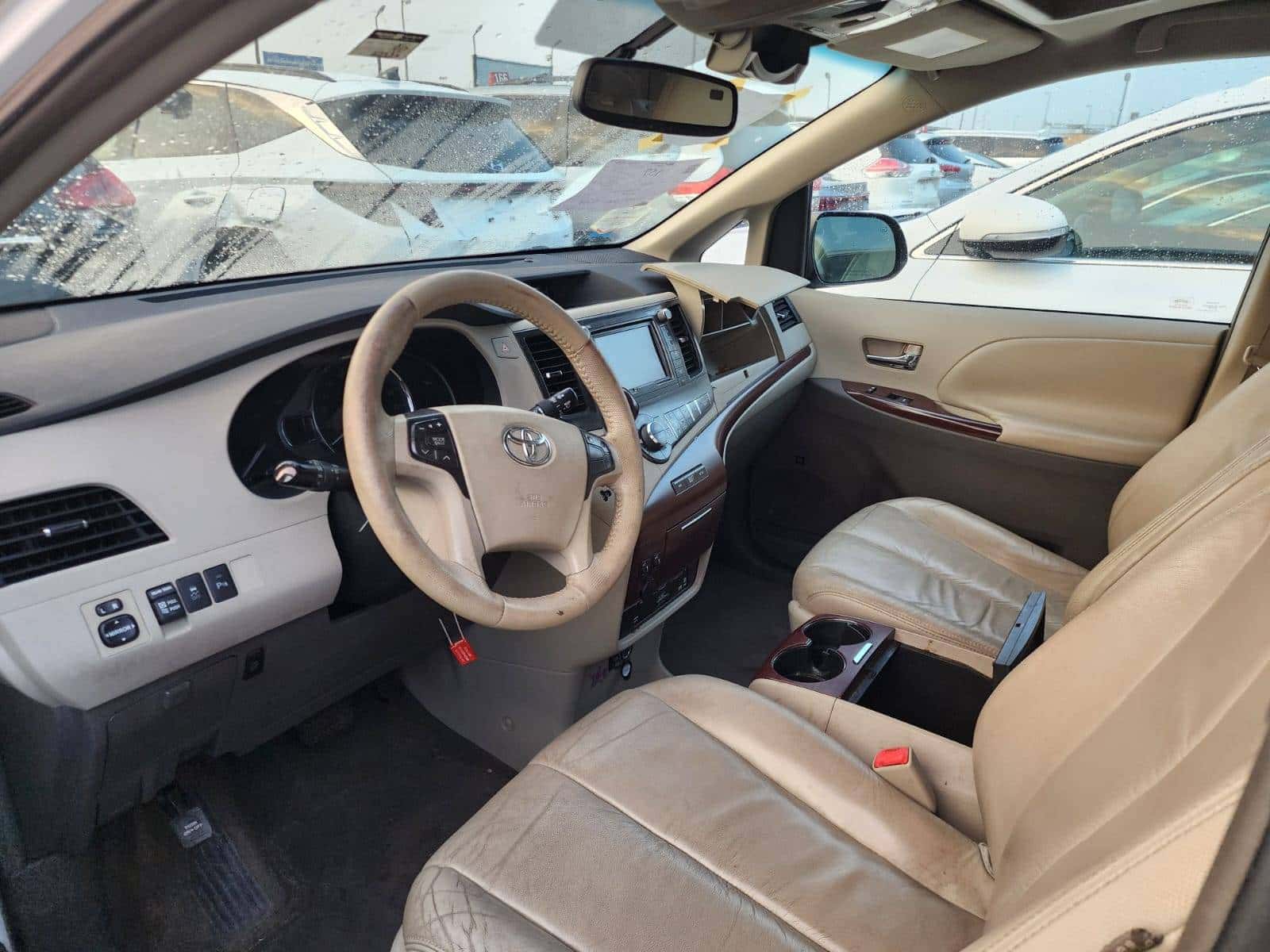 TOYOTA SIENNA 2011 thumbnail 6