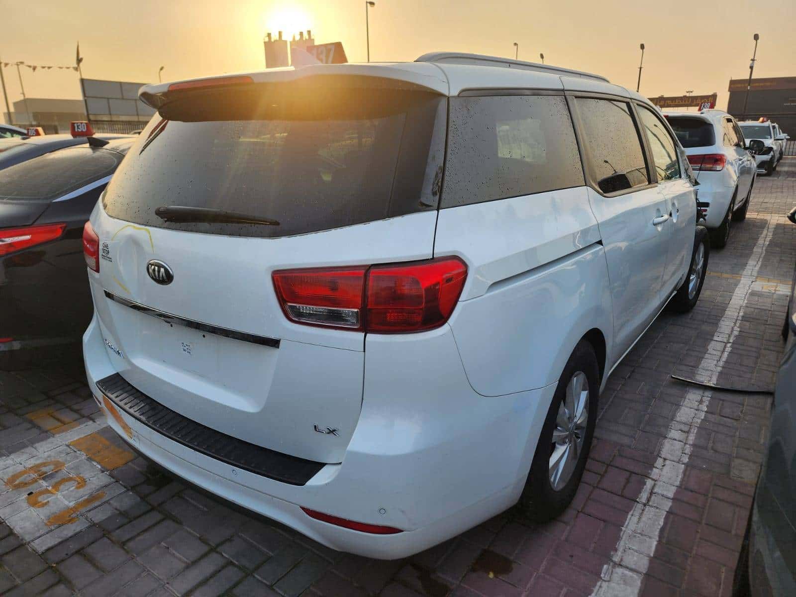 KIA SEDONA 2016 thumbnail 1
