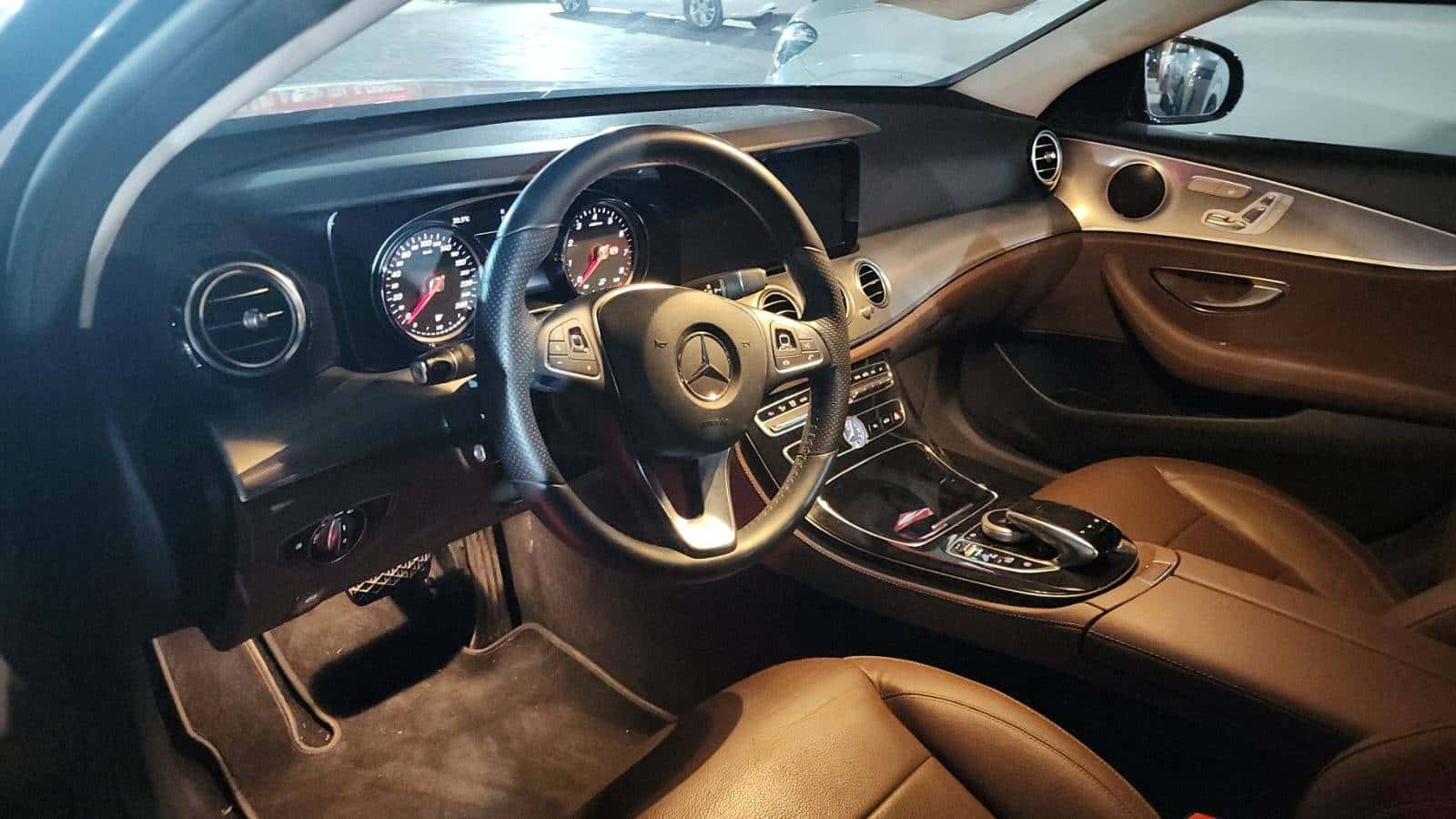 MERCEDES BENZ E 200 - Exterior