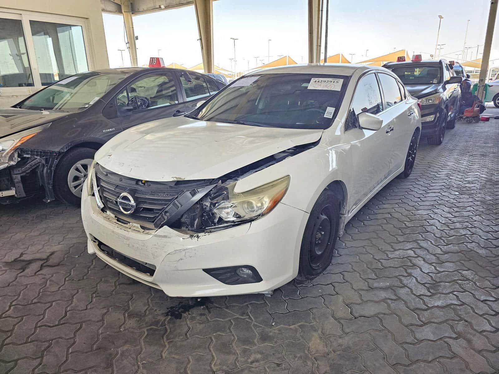 NISSAN ALTIMA - Exterior