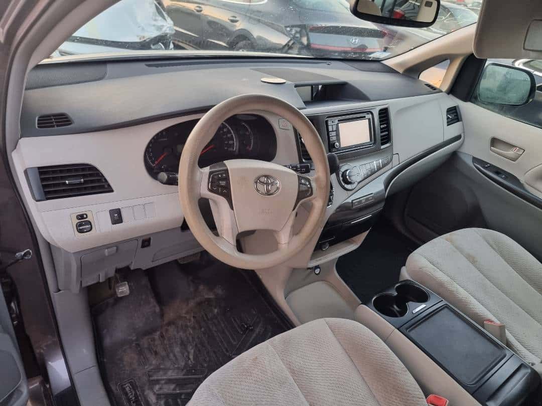 TOYOTA SIENNA 2014 thumbnail 6