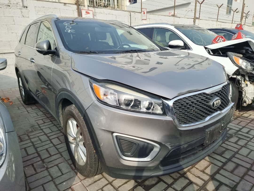 KIA SORENTO - Exterior