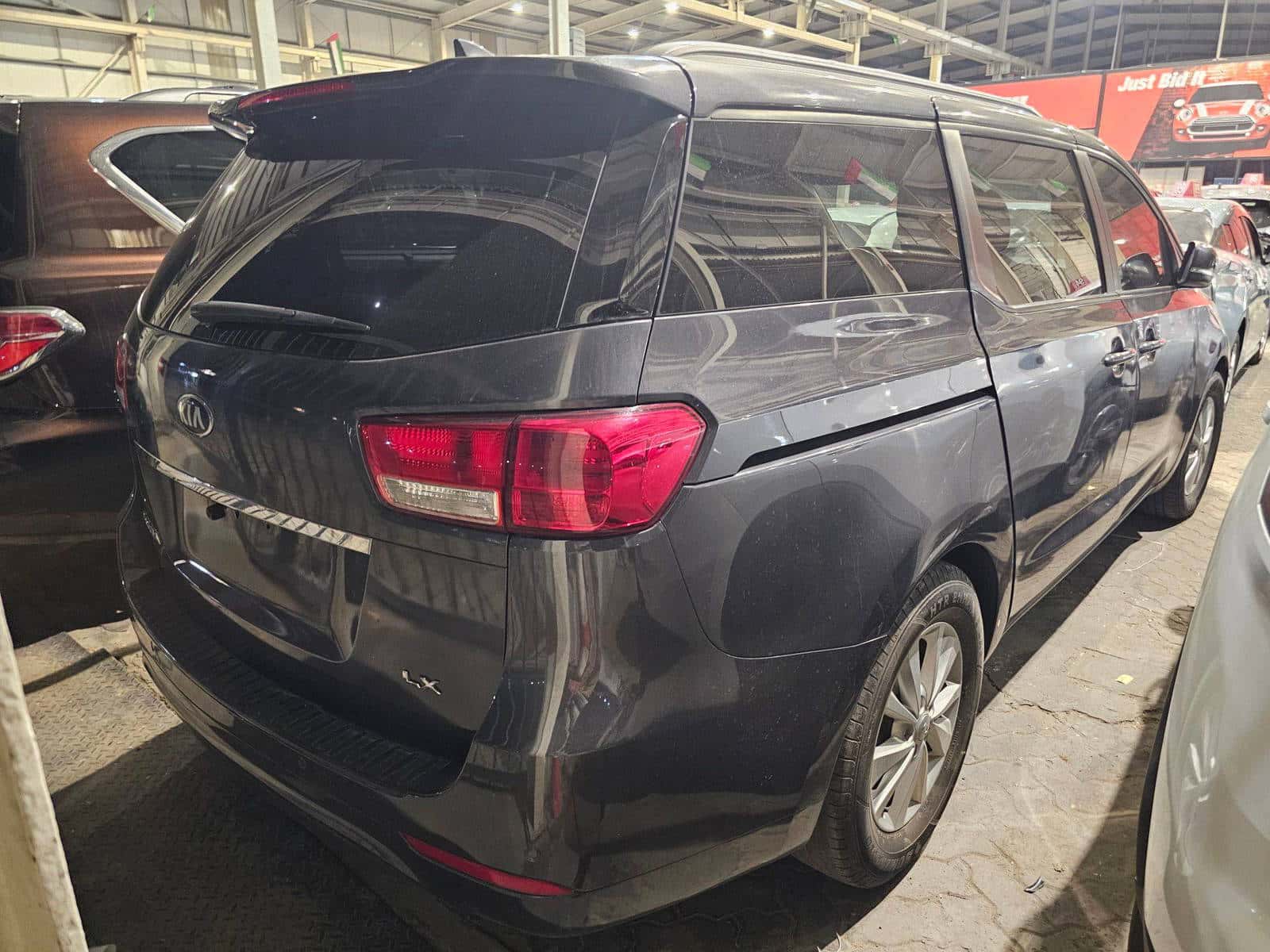 KIA SEDONA 2016 thumbnail 4