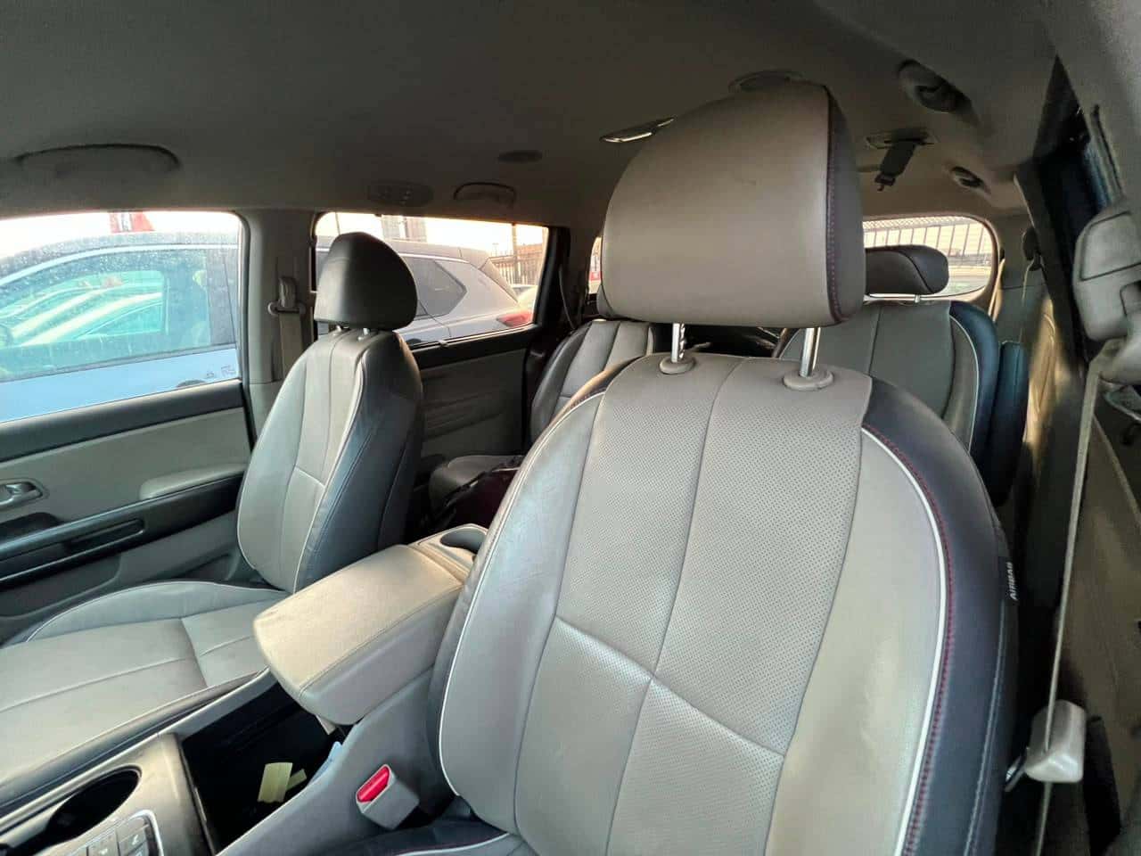 KIA SEDONA 2017 thumbnail 7