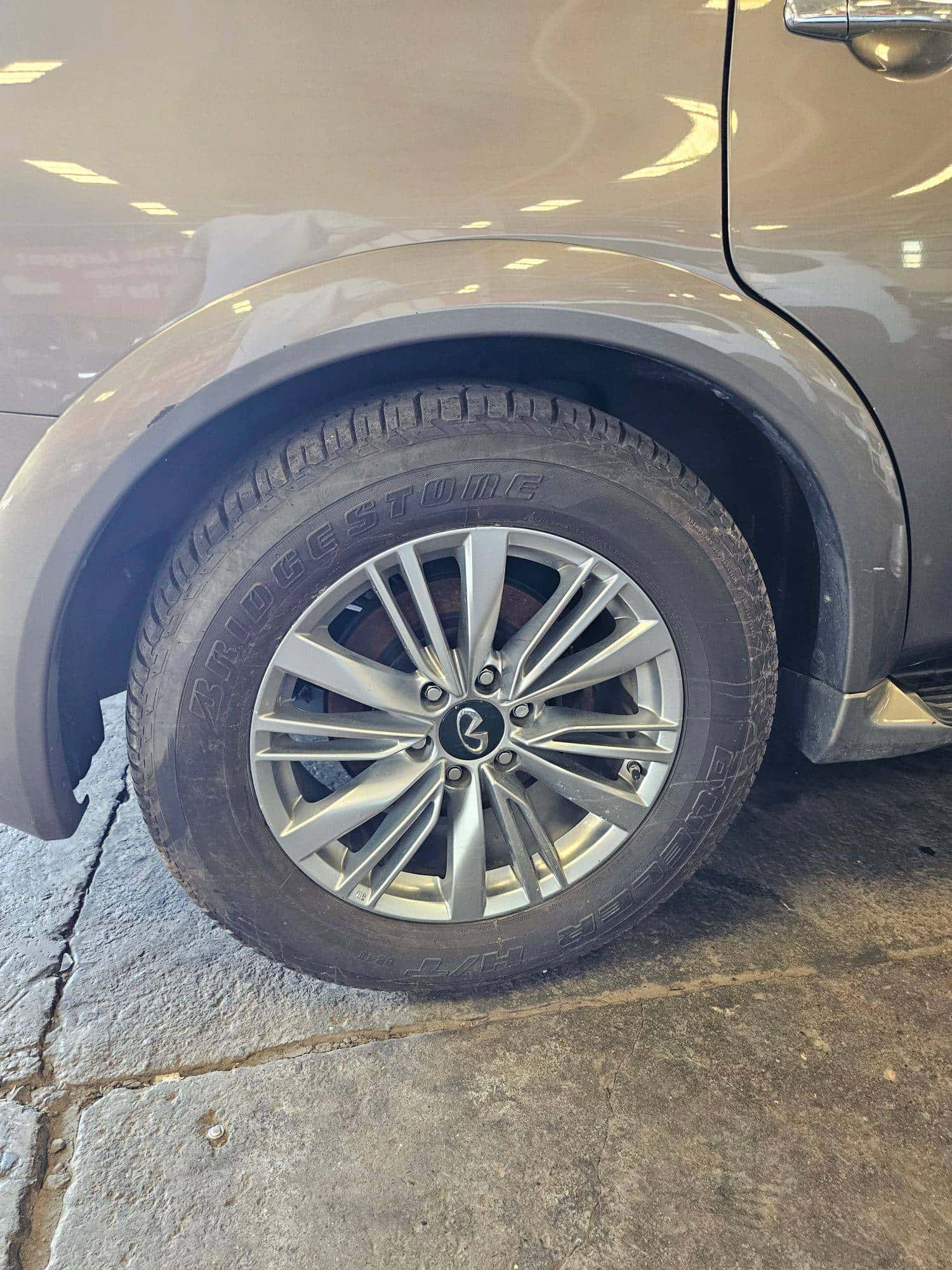 INFINITI QX80 2019 thumbnail 3