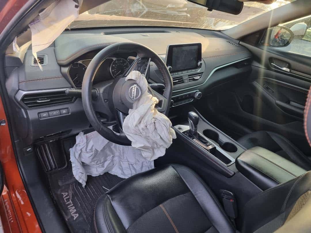 NISSAN ALTIMA - Exterior