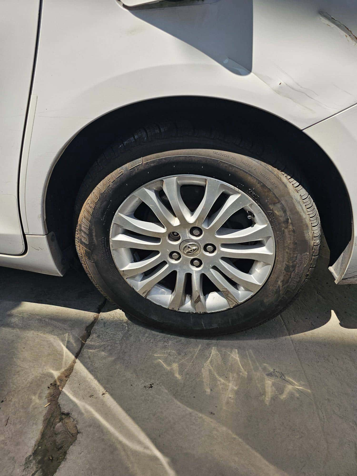 TOYOTA SIENNA 2013 thumbnail 4