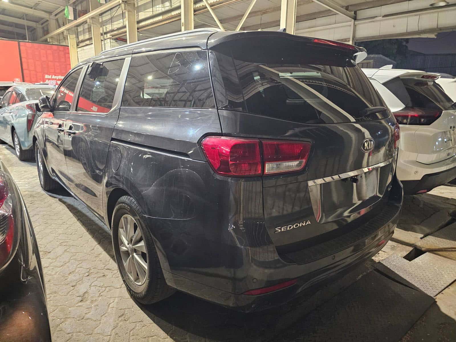 KIA SEDONA 2016 thumbnail 3