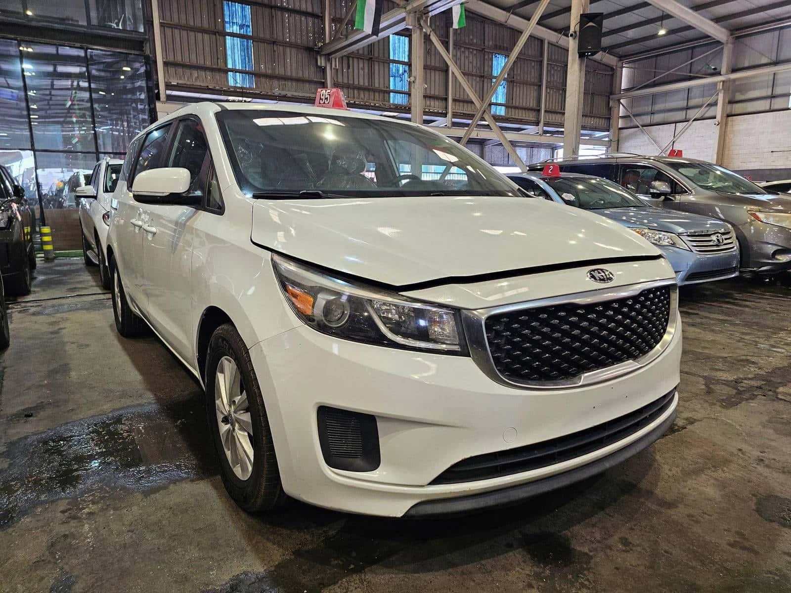 KIA SEDONA 2016 thumbnail 3