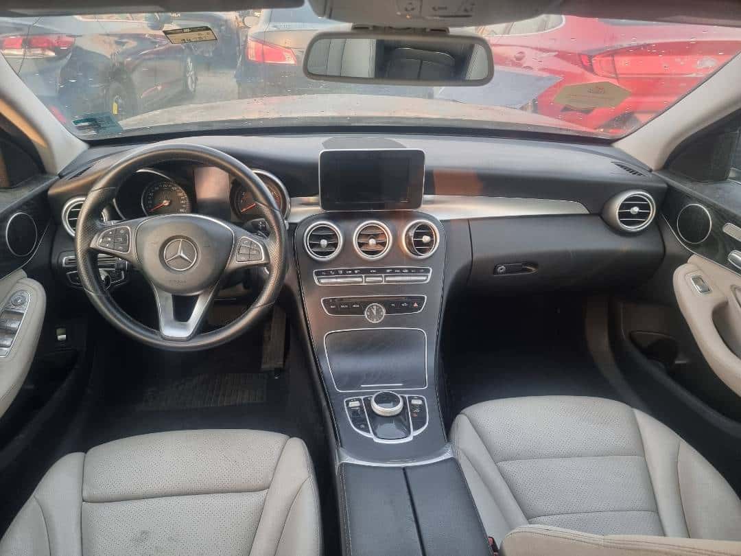 MERCEDES BENZ C300 2017 thumbnail 6