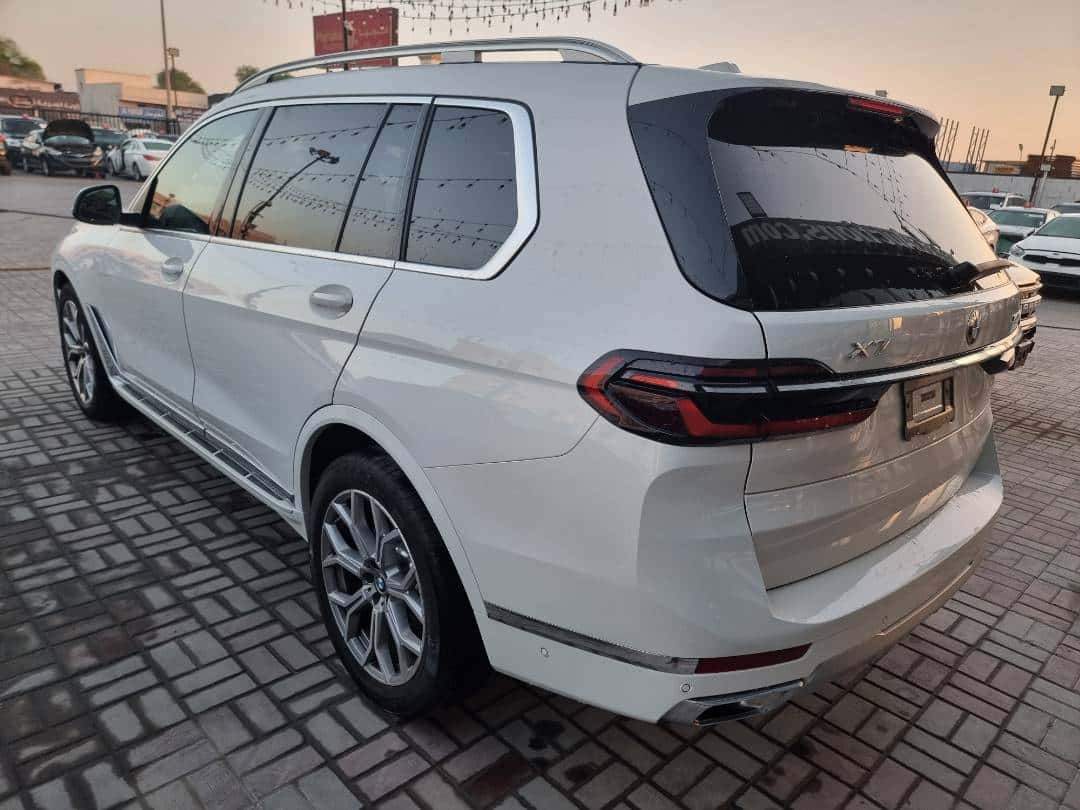 BMW X7 XDRIVE40I 2026 thumbnail 4