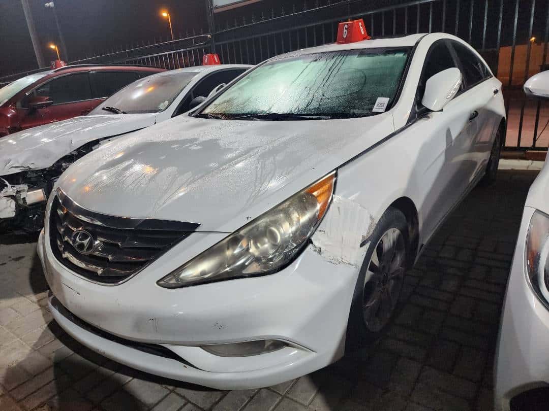 HYUNDAI SONATA 2011 thumbnail 1