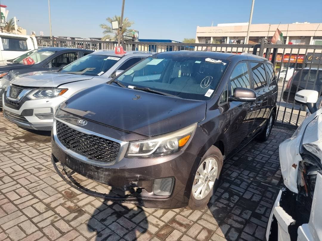KIA SEDONA 2015 view 2