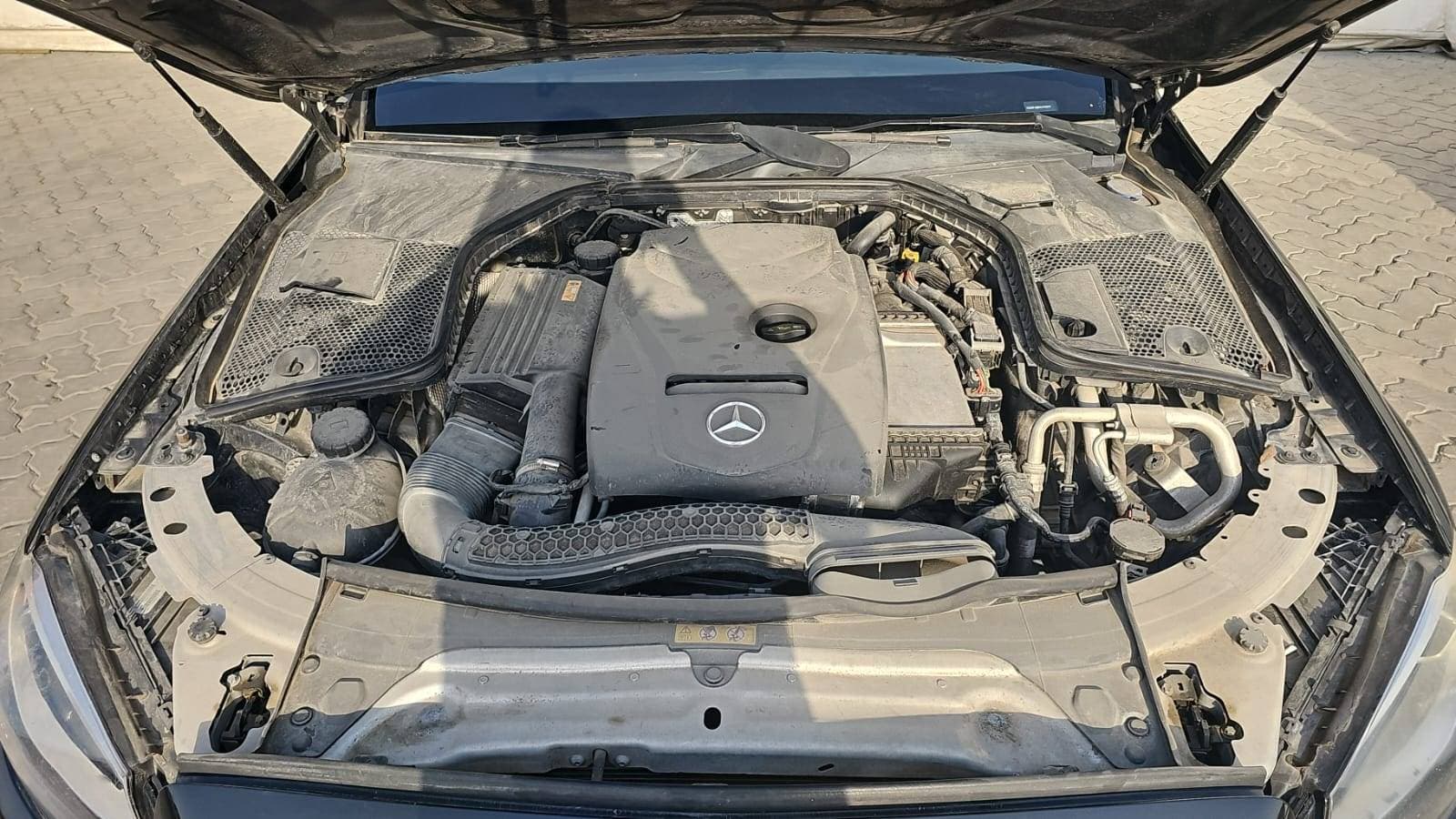 MERCEDES BENZ C300 2017 view 12
