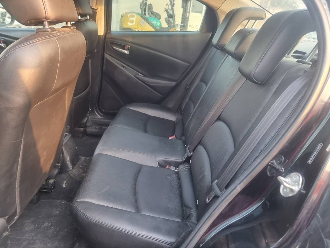 TOYOTA YARIS 2019 view 2