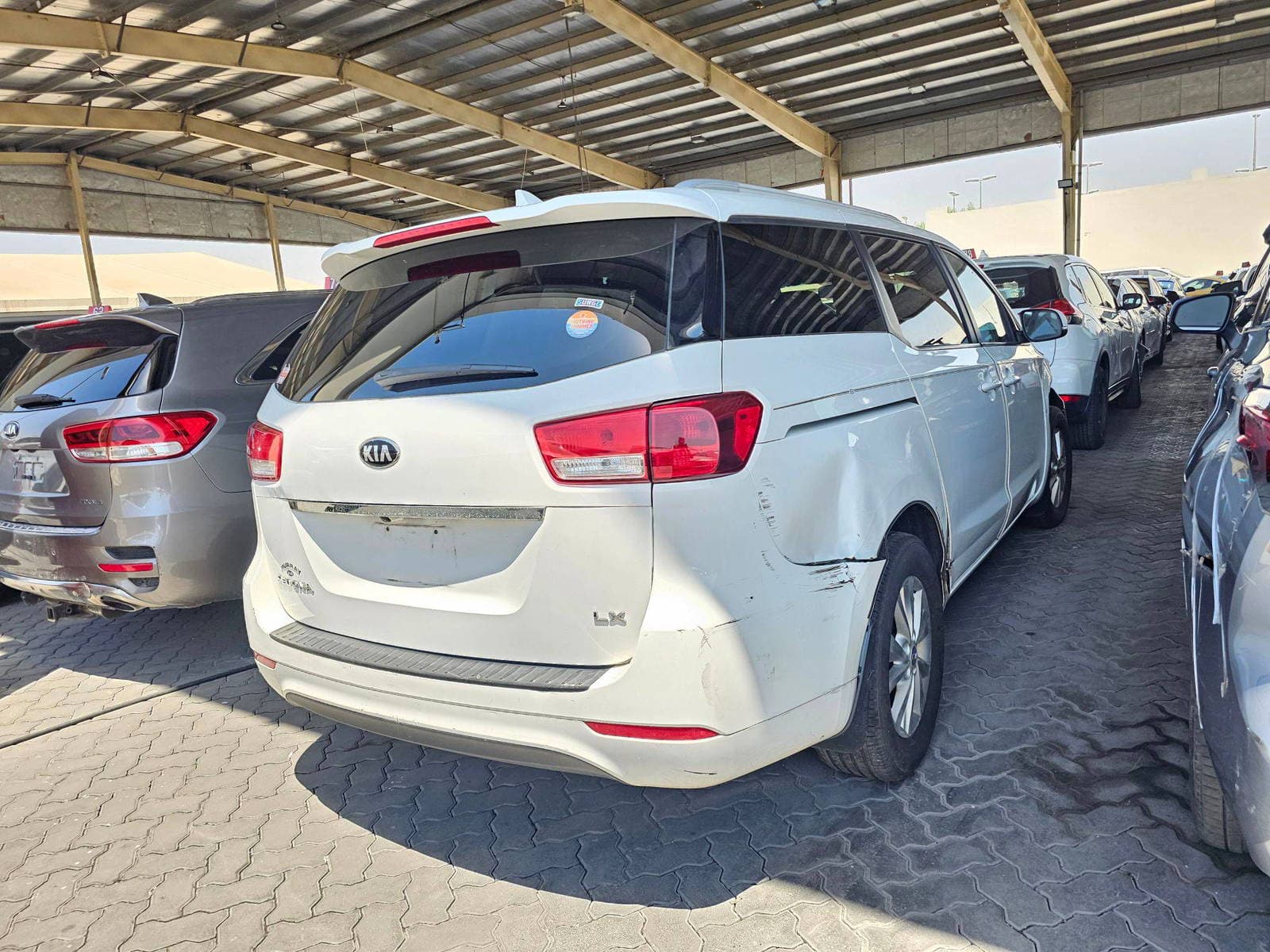 KIA SEDONA 2015 view 3