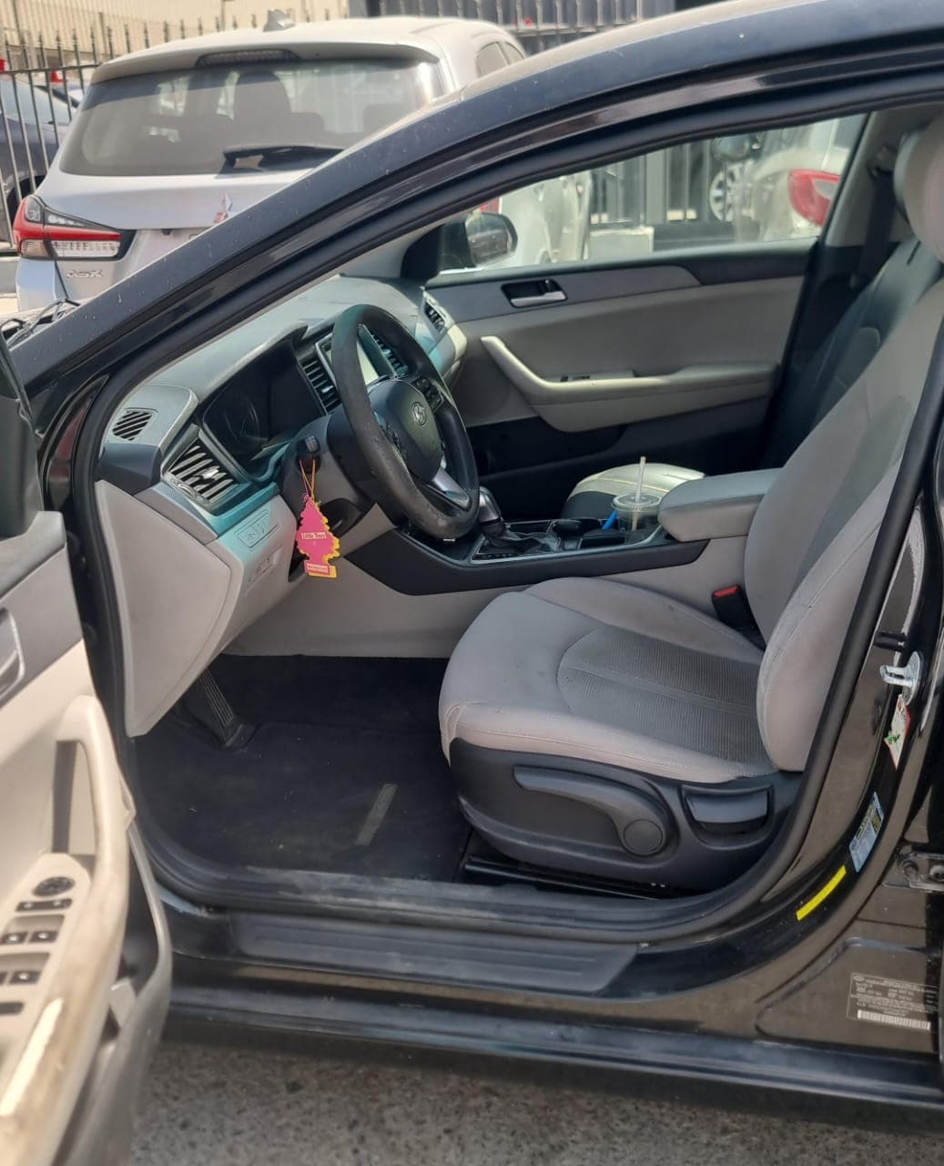 Car view 8
