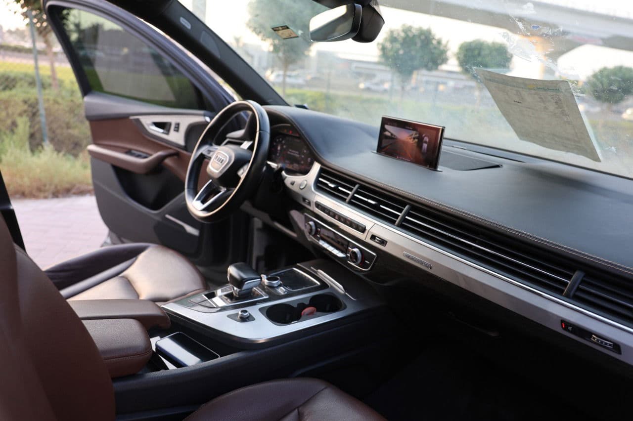 Car view 14