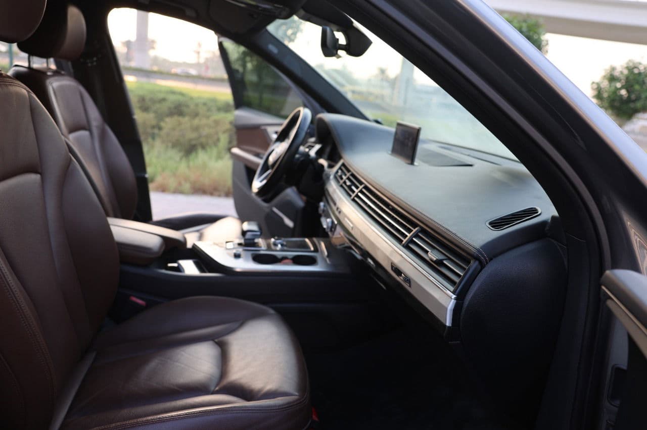 Car view 17