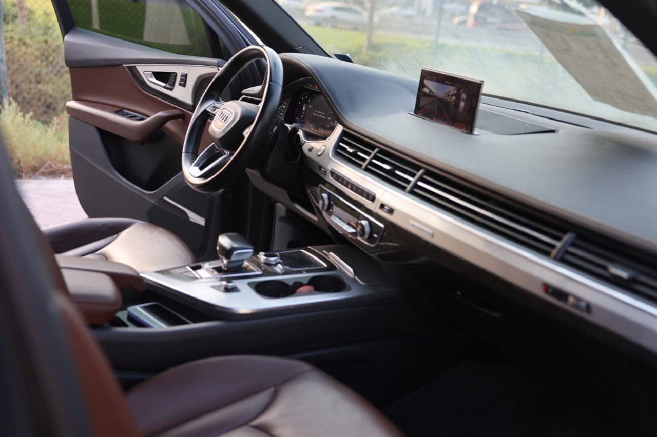 Car view 19