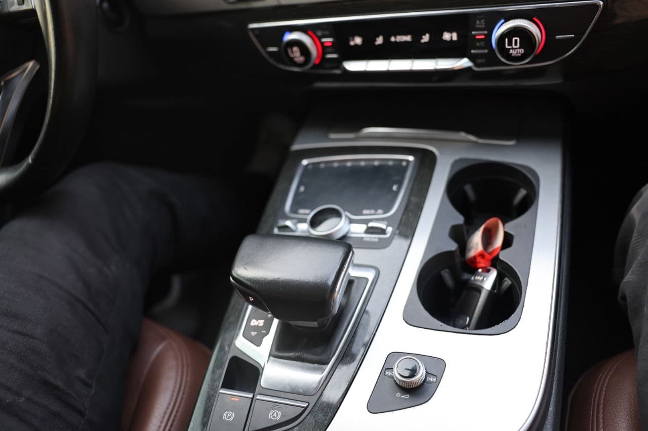 Car view 23