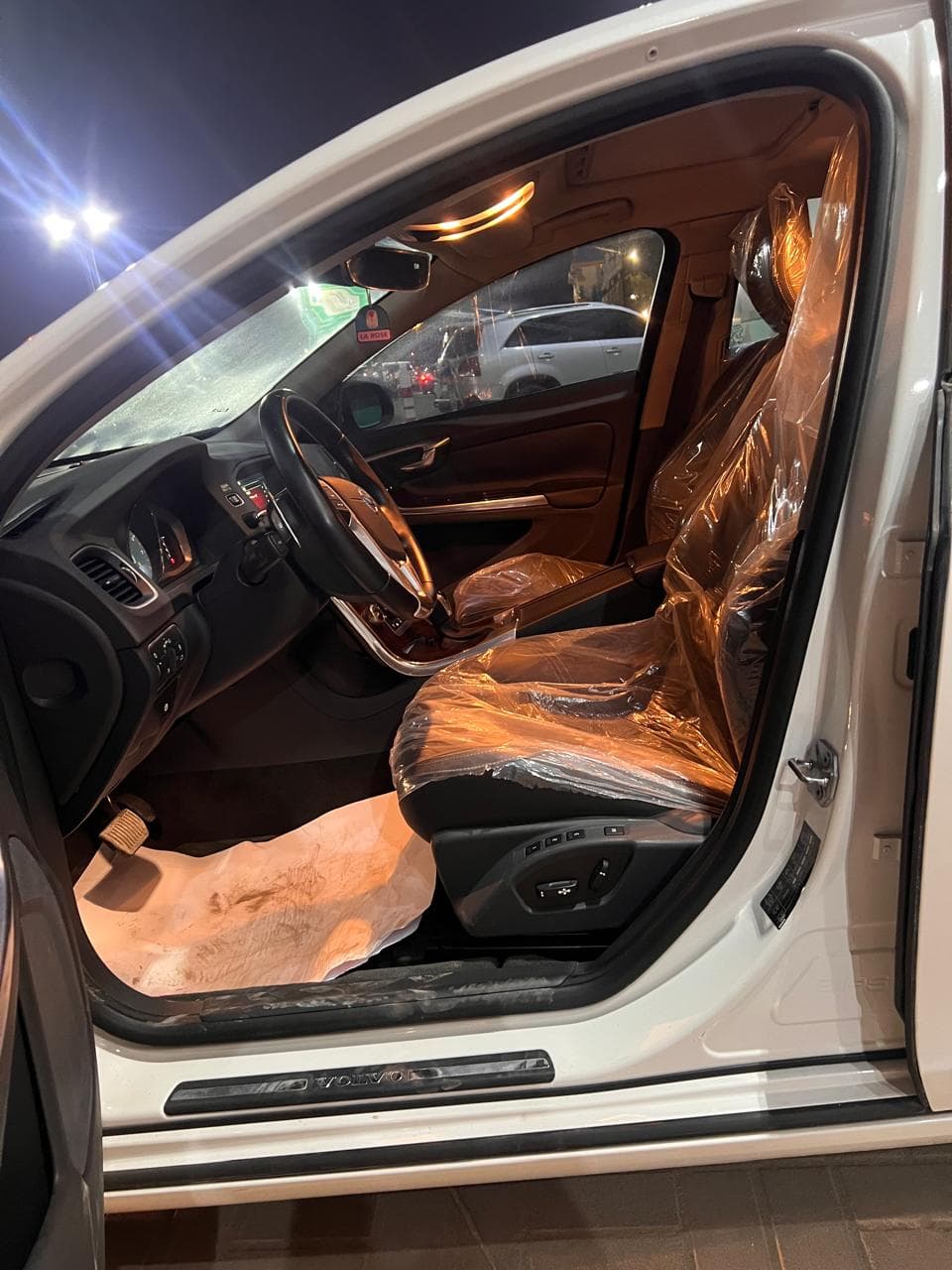 Car view 15