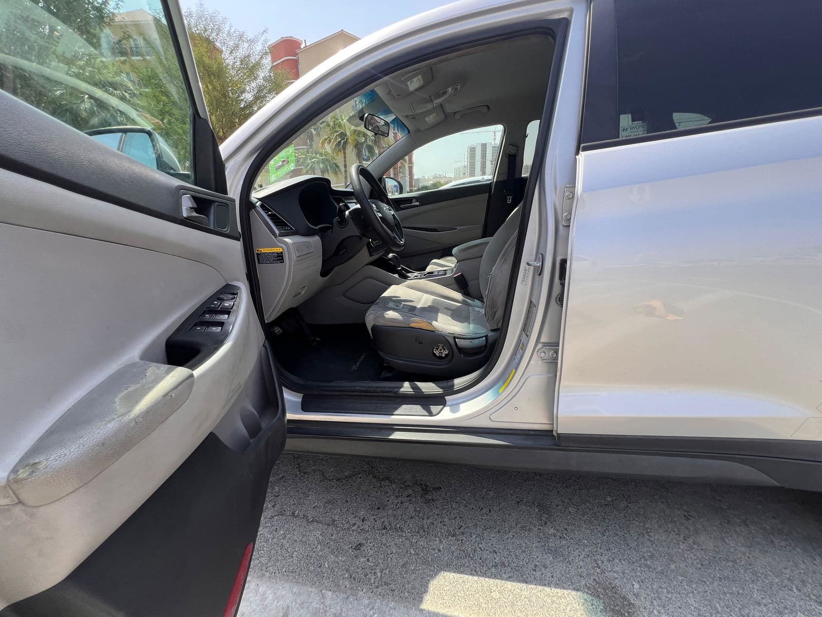 Car view 16