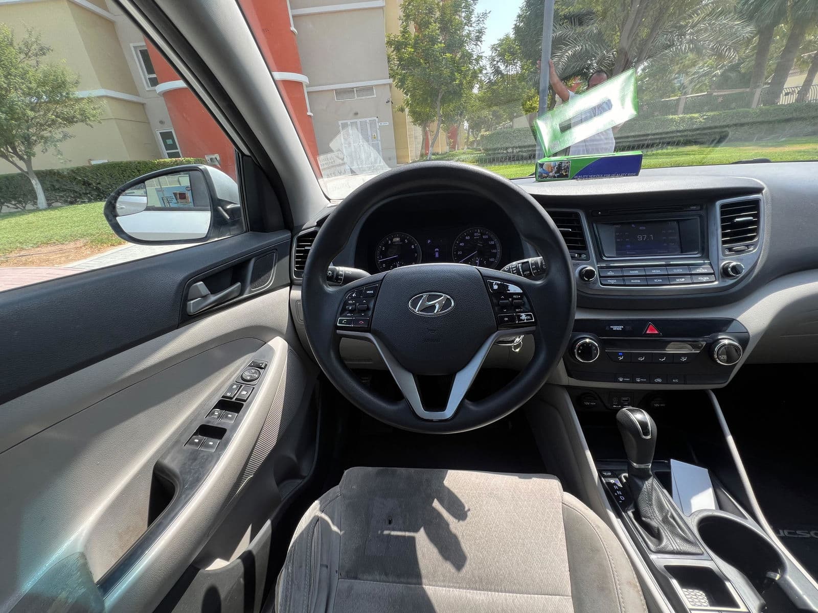 Car view 19