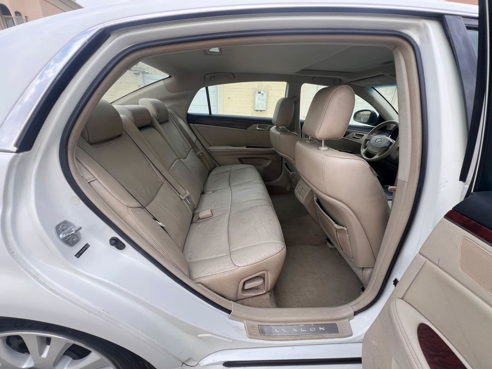Car view 17
