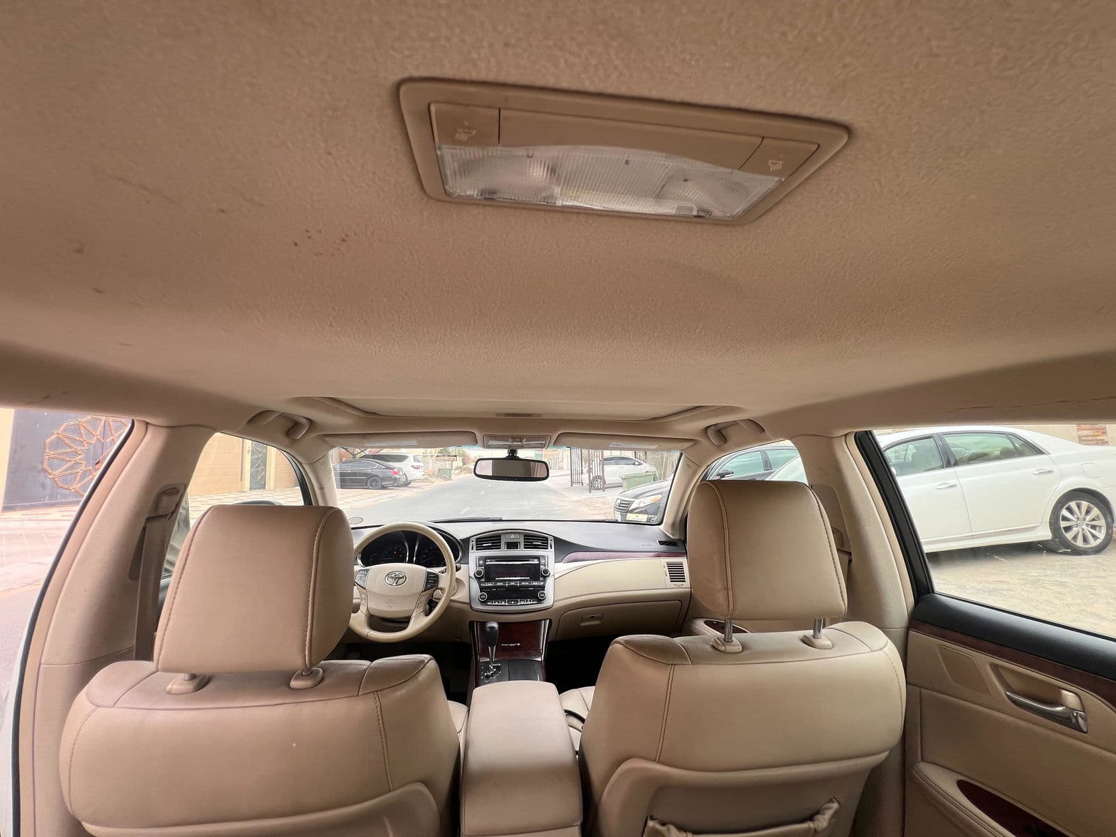 Car view 19