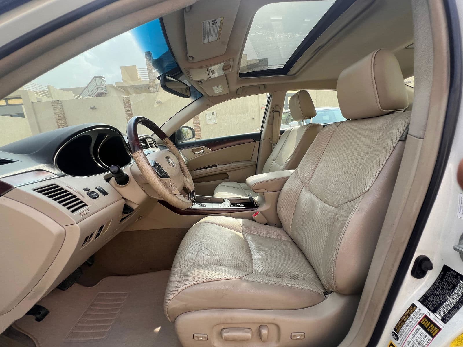 Car view 16