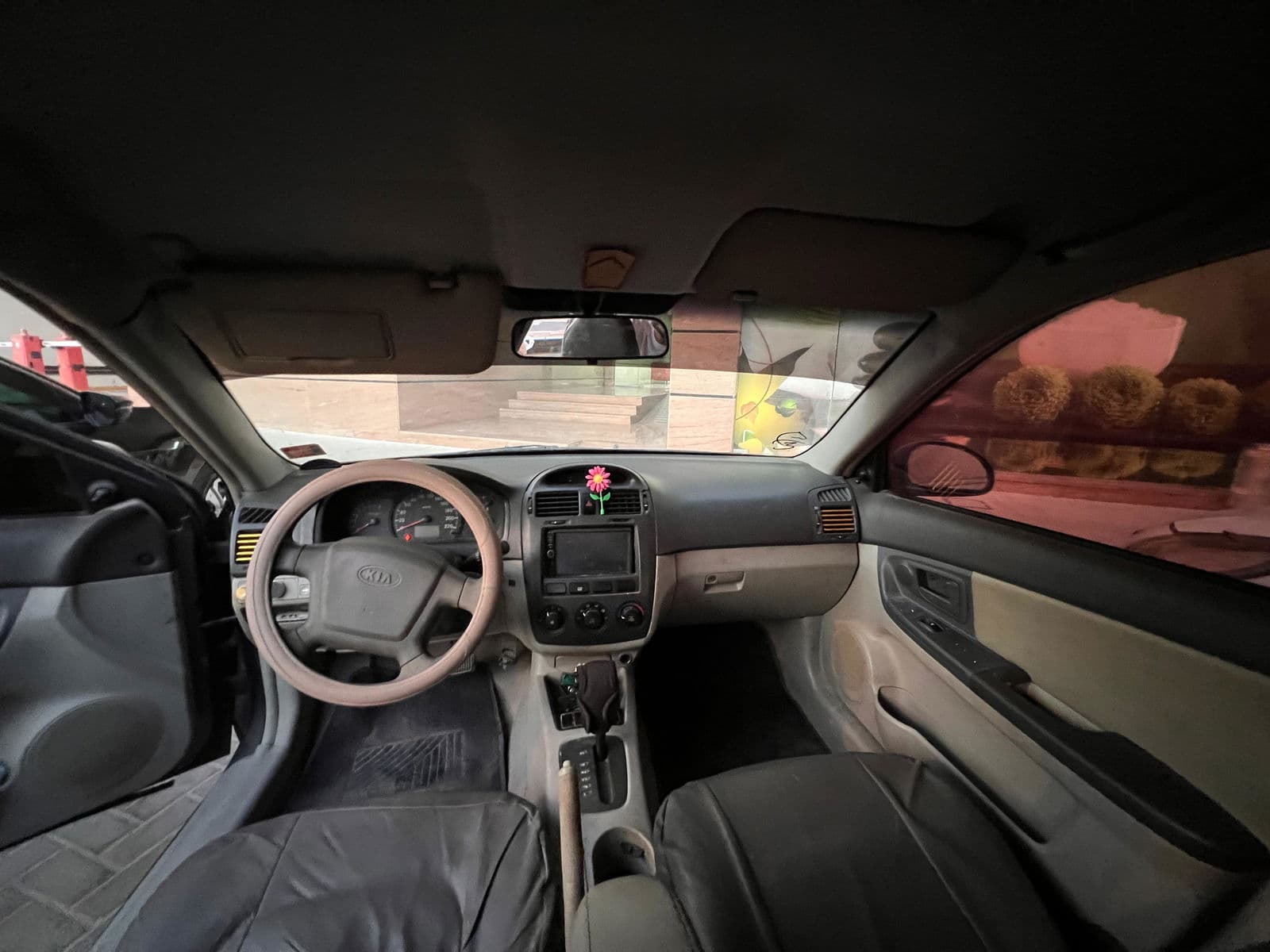 Car view 13
