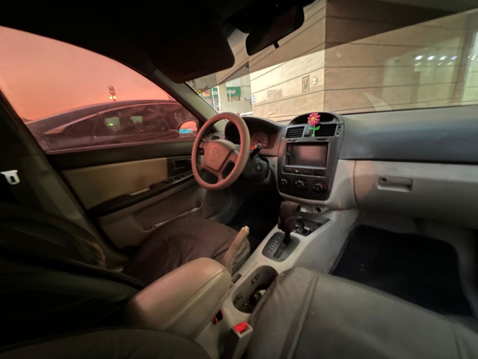 Car view 14