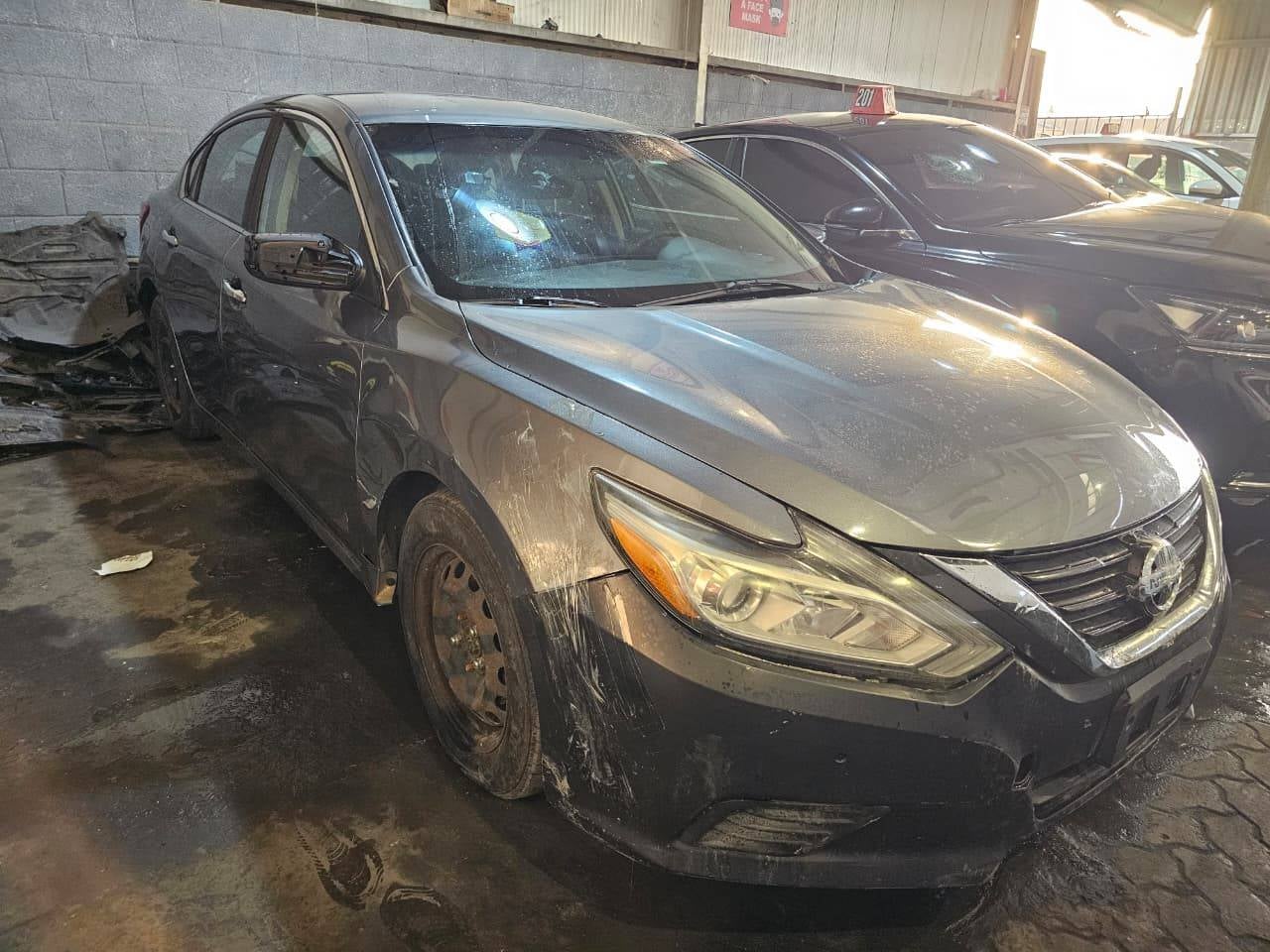 NISSAN ALTIMA - Exterior