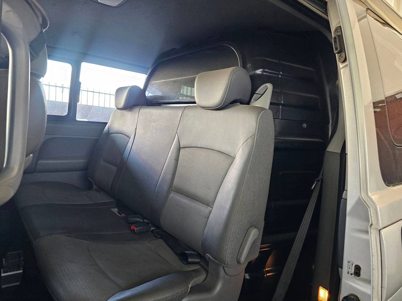 HYUNDAI GRAND STAREX 2010 view 6 HYUNDAI GRAND STAREX 2010 view 6