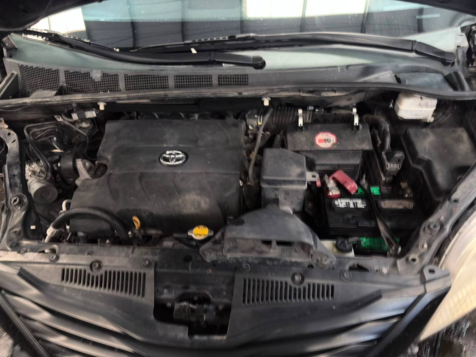 TOYOTA SIENNA 2012 view 6 TOYOTA SIENNA 2012 view 6