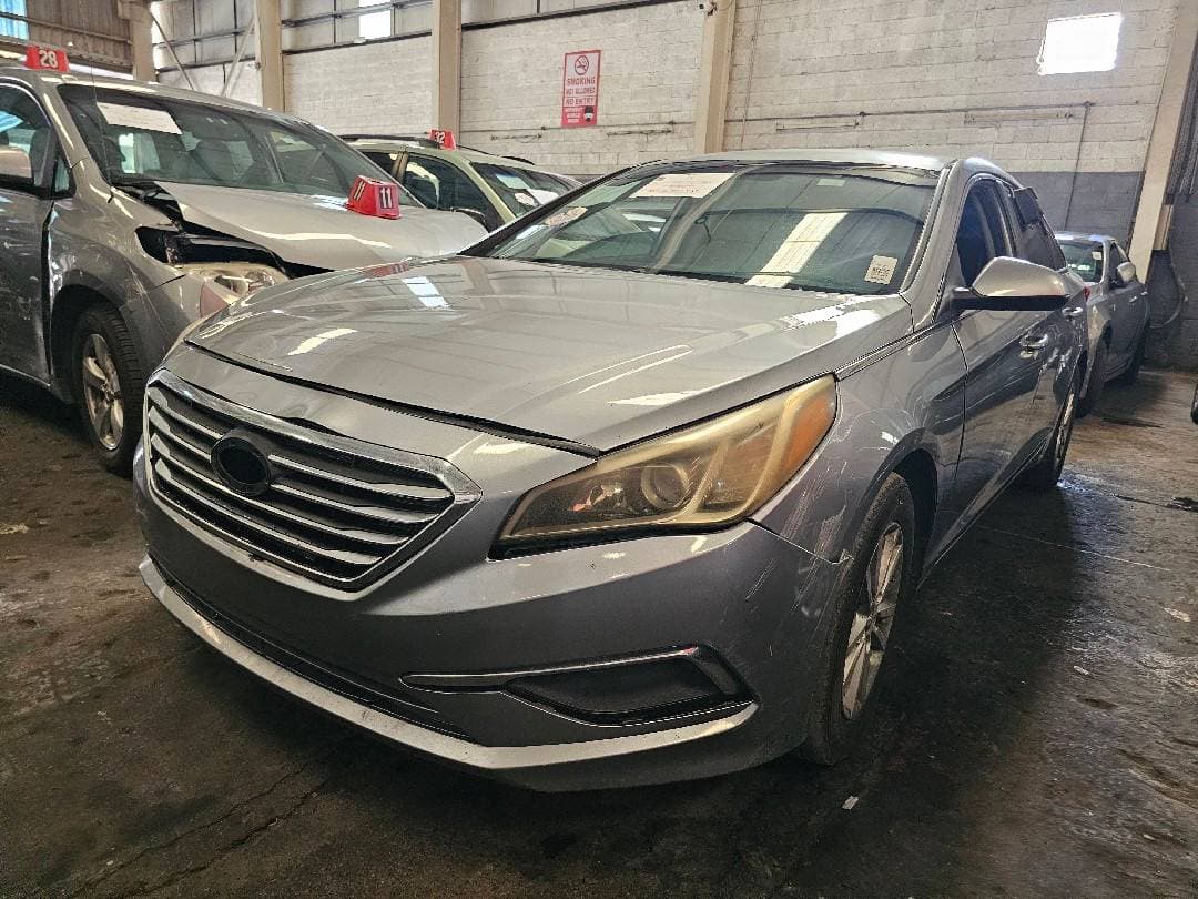 HYUNDAI SONATA 2015 vehicle photo HYUNDAI SONATA 2015 vehicle photo