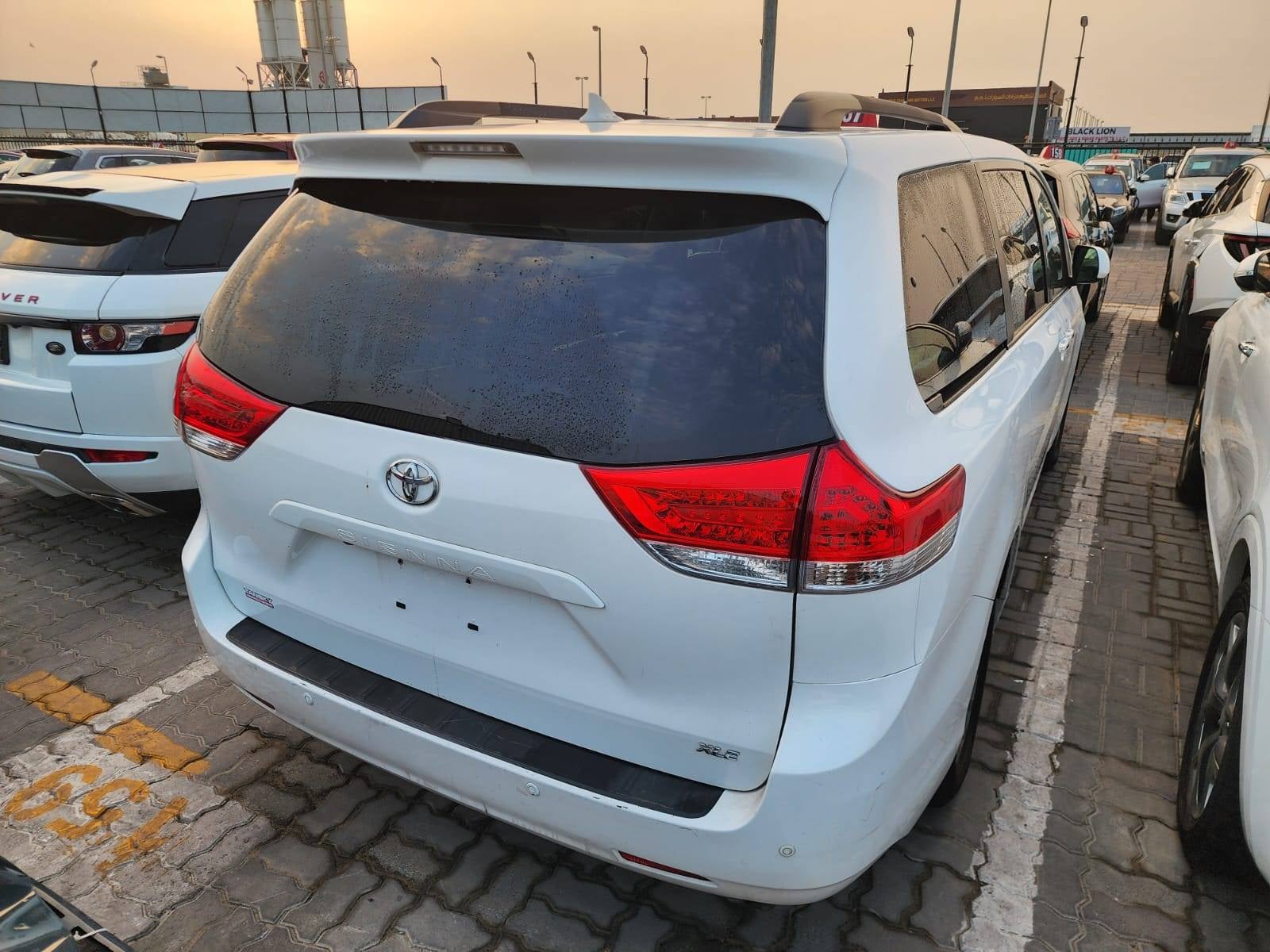 TOYOTA SIENNA 2011 view 1 TOYOTA SIENNA 2011 view 1