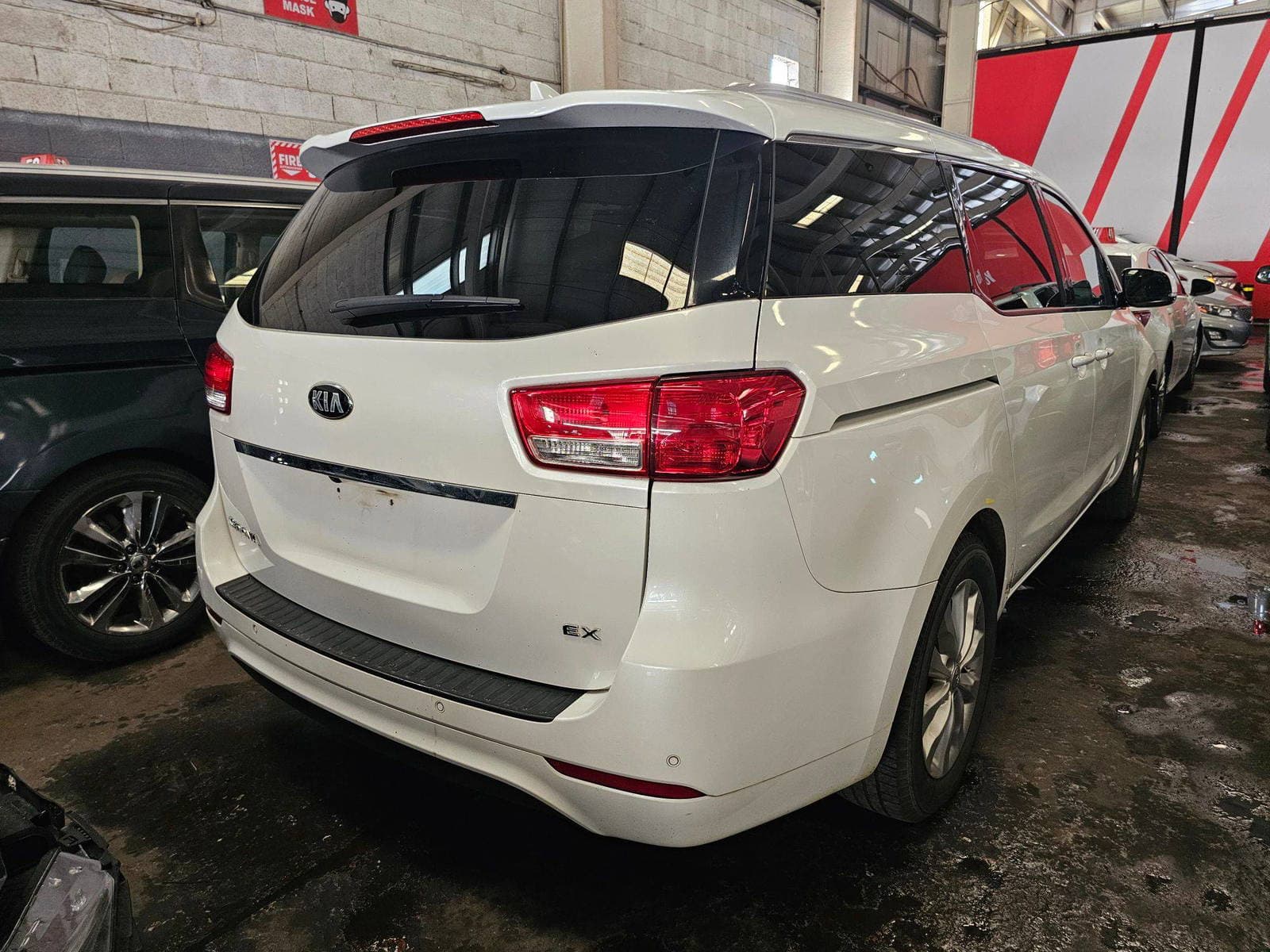 KIA SEDONA 2016 view 2 KIA SEDONA 2016 view 2